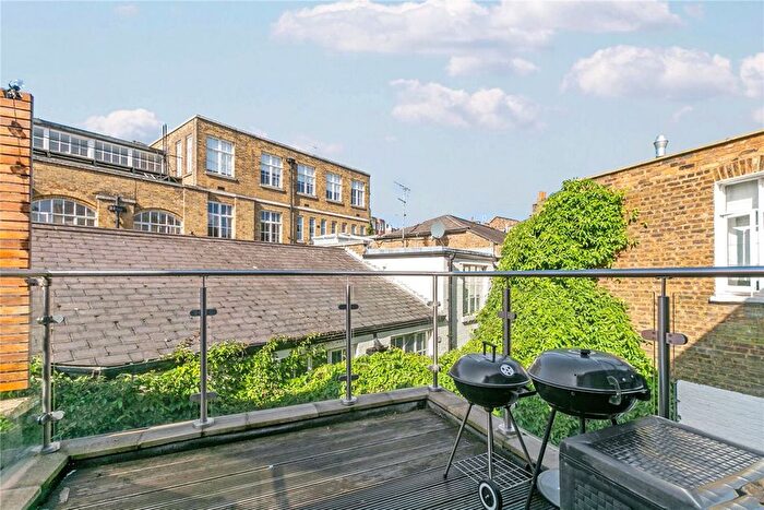 1 Bedroom Flat To Rent In Pembridge Road, Notting Hill, W11