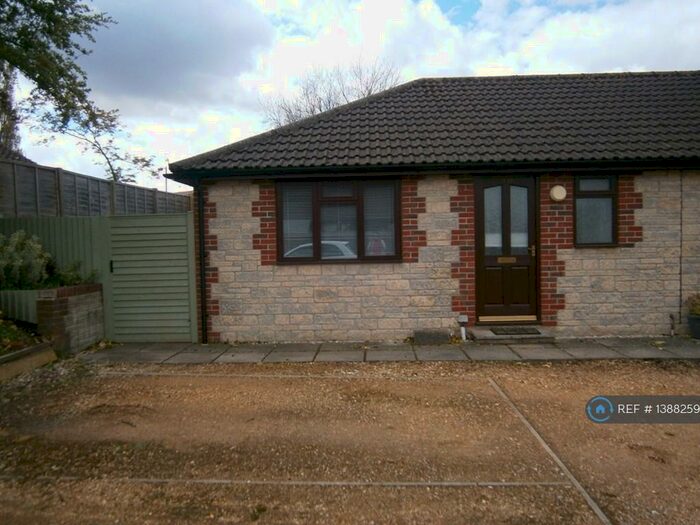 1 Bedroom Bungalow To Rent In Vicarage Street, Warminster, BA12