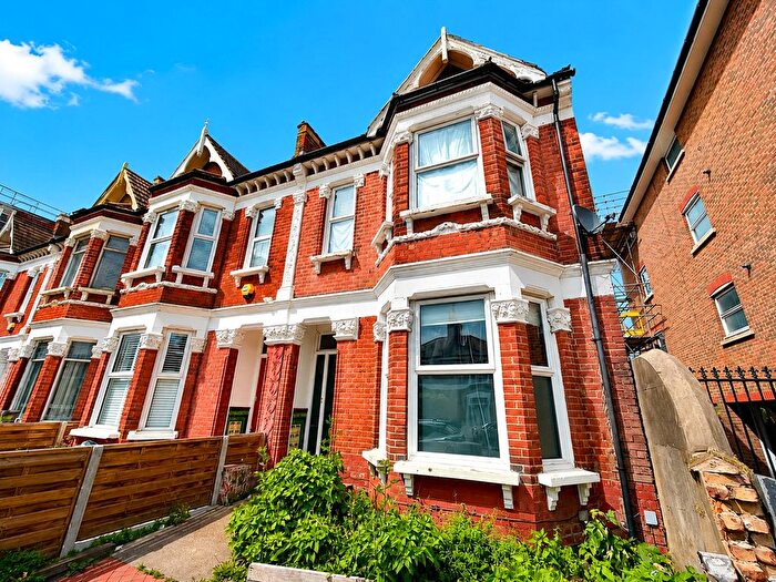 6 Bedroom End Terrace House For Sale In Limes Grove, London, SE13