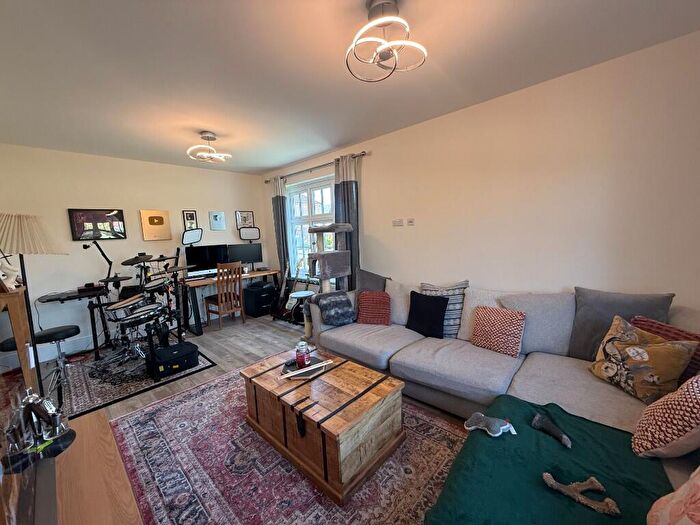 3 Bedroom Semi Detached House For Sale In Carol Grove, Reading, Berkshire, RG2