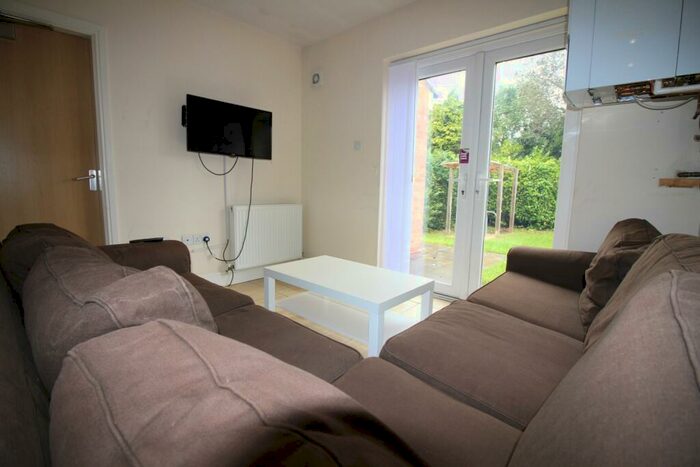 8 Bedroom Terraced House To Rent In Charter Avenue, Coventry, CV4