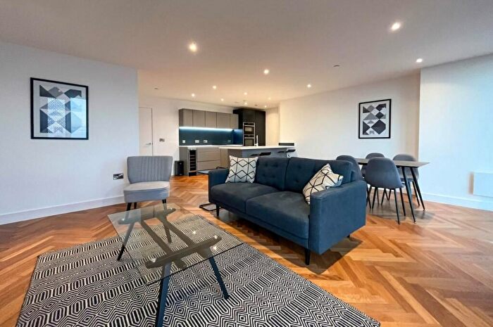 2 Bedroom Flat To Rent In Peppercorn Court, London, E14