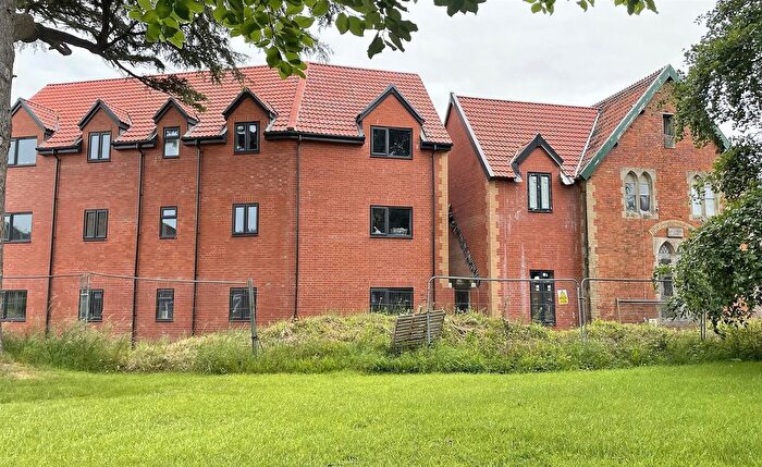 1 Bedroom Flat To Rent In East Street, Chard, TA20