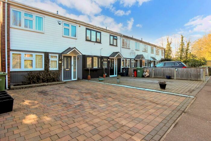 3 Bedroom End Of Terrace House To Rent In Cozens Lane West, Broxbourne, EN10