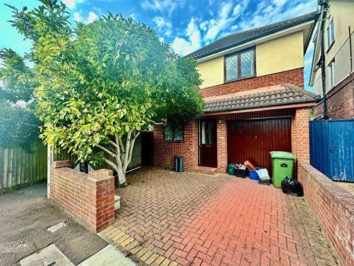 4 Bedroom Detached House To Rent In Rectory Grove, Hampton, TW12