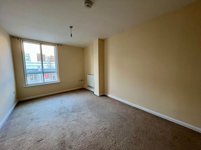 1 Bedroom Flat To Rent In Guildhall Square, Carmarthen, SA31