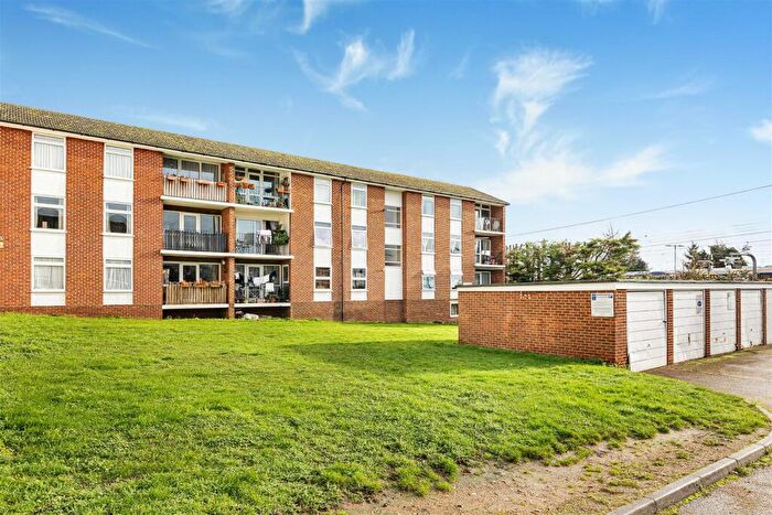 2 Bedroom Apartment To Rent In Sandringham Court, Burnham, SL1