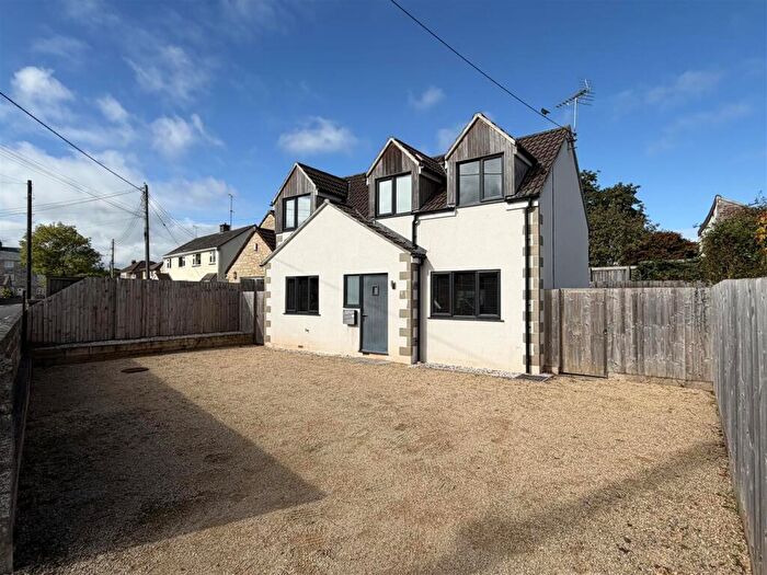 2 Bedroom Detached House For Sale In Steam Mills, Midsomer Norton, BA3