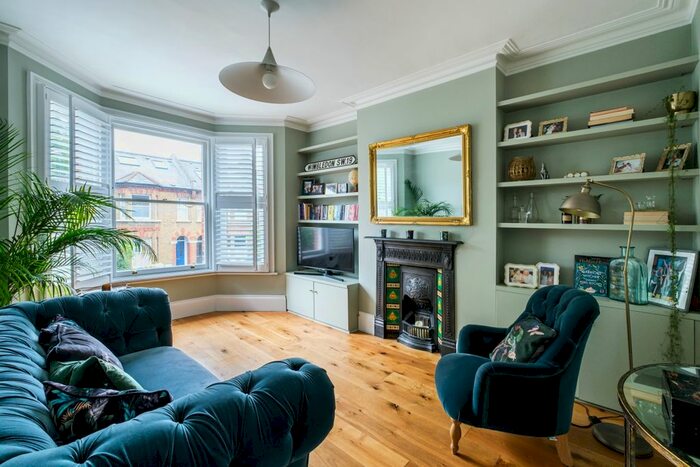 2 Bedroom Maisonette To Rent In Latimer Road, London, SW19