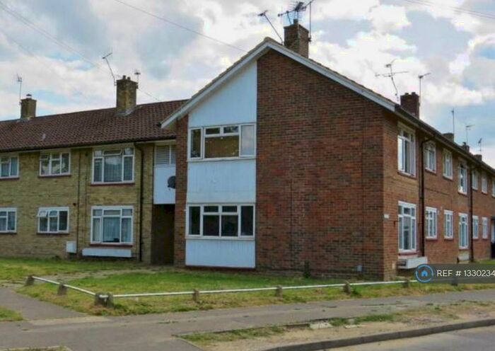 2 Bedroom Flat To Rent In Langley Green, Crawley, RH11