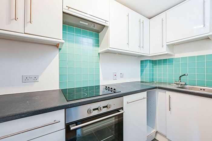 2 Bedroom Property To Rent In Malmesbury Road, Bow, London, E3