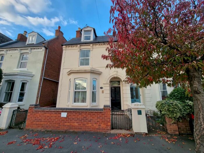7 Bedroom Terraced House To Rent In Radford Road, Leamington Spa, CV31