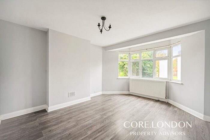 3 Bedroom Terraced House To Rent In Gunnersbury Avenue, London, W3