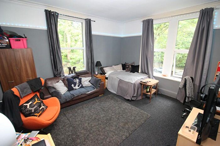 12 Bedroom Detached House To Rent In Grosvenor Road, -bed Victorian Mansion, Hyde Park, LS6