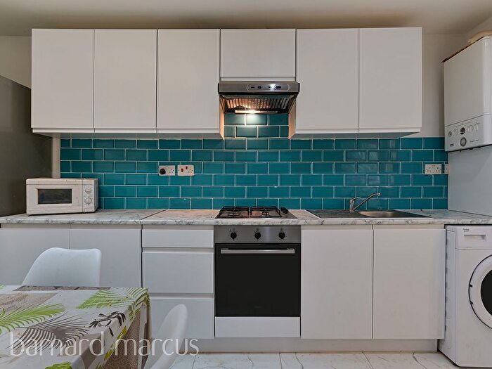 2 Bedroom Flat To Rent In Great Western Road, London, W9