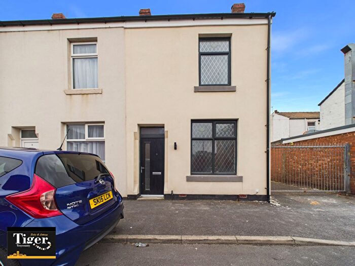 2 Bedroom End Terrace House To Rent In Aintree Road, Blackpool, FY4