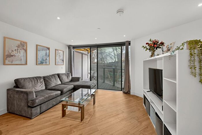 2 Bedroom Flat For Sale In Churchyard Row, Elephant And Castle, SE11