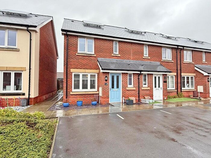 3 Bedroom End Of Terrace House For Sale In Tesla Drive, Drayton, Portsmouth, PO6