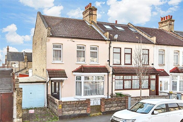 3 Bedroom End Terrace House For Sale In Alexandra Road, East Ham, E6