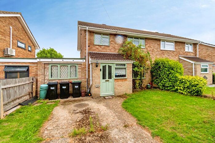 3 Bedroom Semi-Detached House For Sale In Whitefield Road, Southampton, Hampshire, SO45