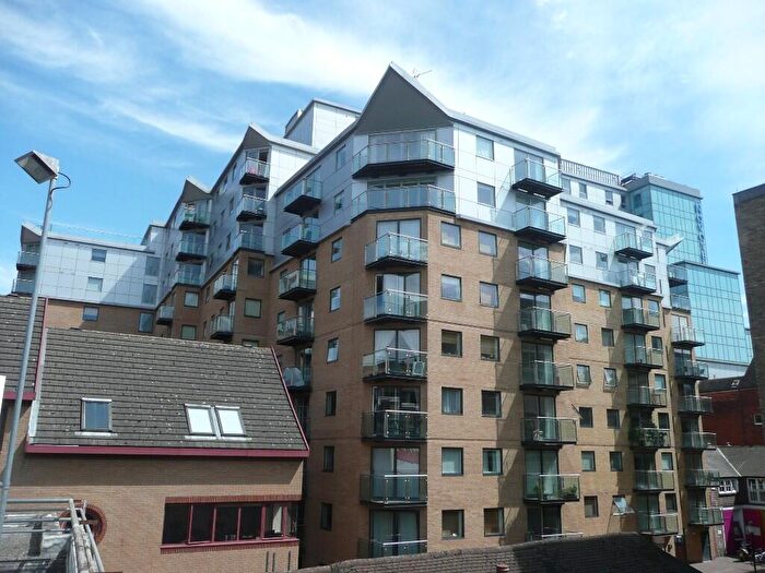 2 Bedroom Apartment To Rent In Projection West, Merchants Place, Reading, RG1
