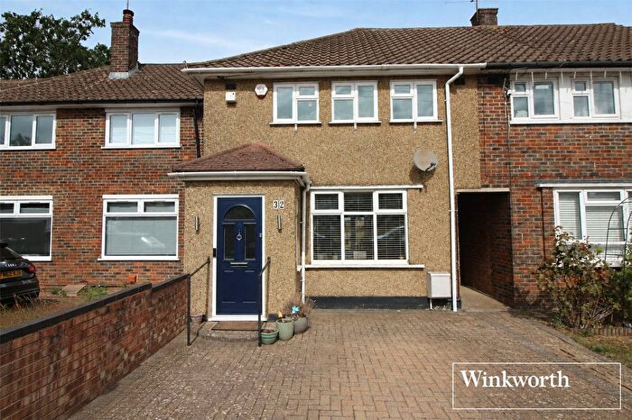 2 Bedroom Terraced House For Sale In Lemsford Court, Borehamwood, Hertfordshire, WD6