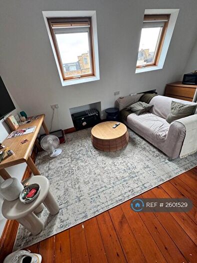 1 Bedroom Flat To Rent In Parkway, London, NW1