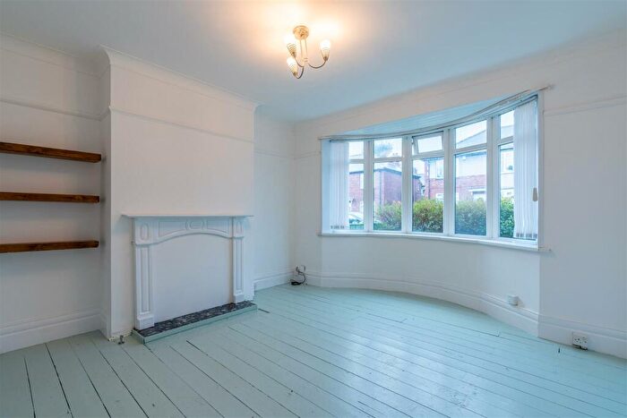 2 Bedroom Flat To Rent In *Available Now* Birchwood Avenue, High Heaton, NE7