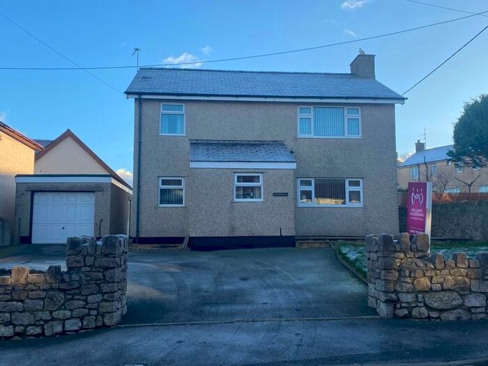 3 Bedroom Detached House For Sale In Salem Street, Bryngwran, LL65