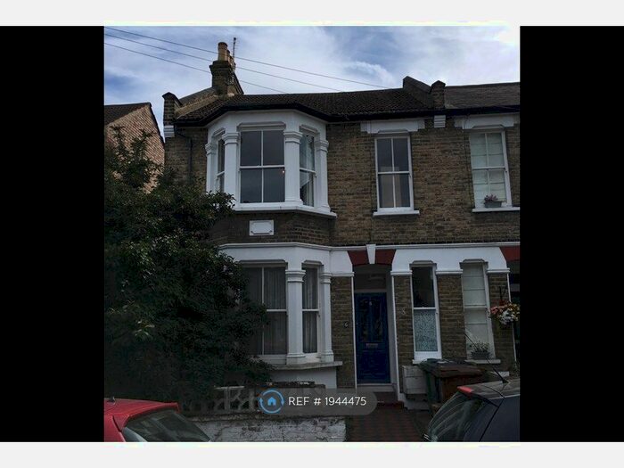 3 Bedroom Flat To Rent In Leytonstone, London, E11