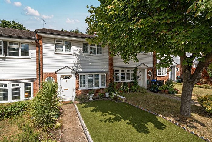 3 Bedroom Terraced House For Sale In De Lara Way, Woking, GU21