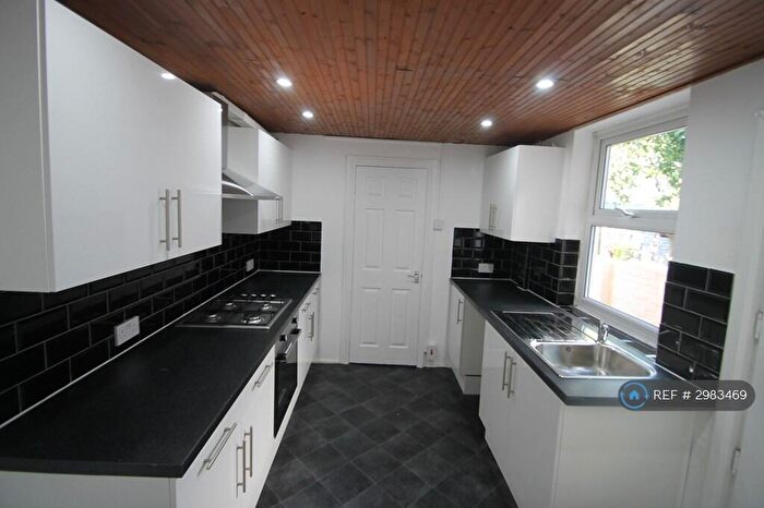 3 Bedroom Terraced House To Rent In Curzon St, Reading, RG30