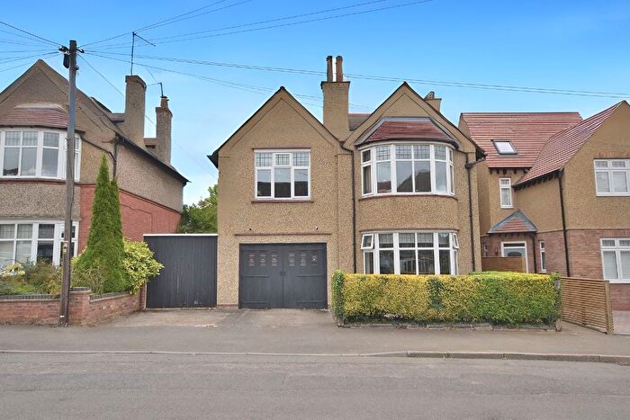5 Bedroom Detached House For Sale In Woodland Avenue, Northampton, NN3
