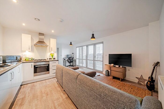 1 Bedroom Flat For Sale In Disraeli House, Breakspear Gardens, London, SW19