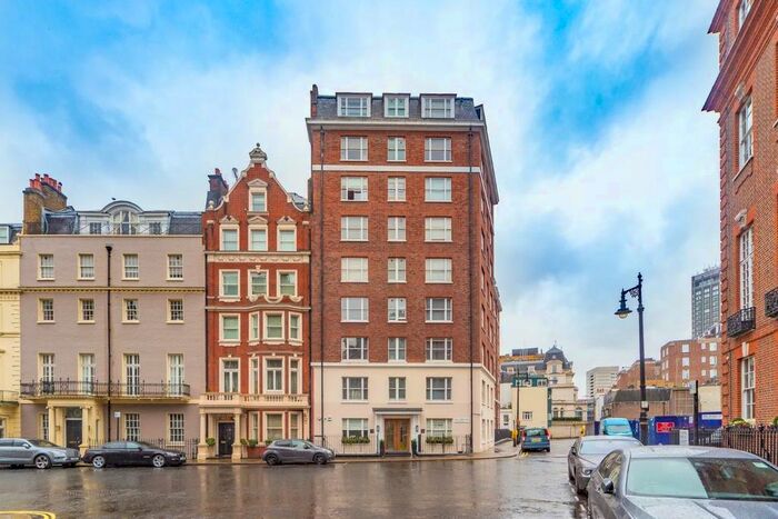 2 Bedroom Flat To Rent In Hill Street, Mayfair, London, W1J