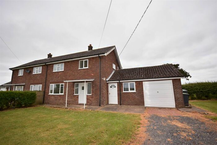 3 Bedroom Semi-Detached House For Sale In Ash House Cottage, Metheringham Fen, Lincoln, LN4