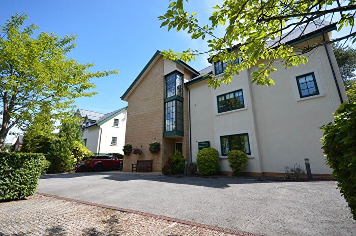 2 Bedroom Flat To Rent In Heath Road, Hale, Altrincham, WA14