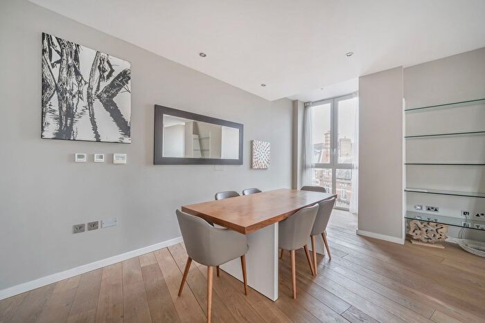 2 Bedroom Flat To Rent In Palace Street, St James's Park, London, SW1E