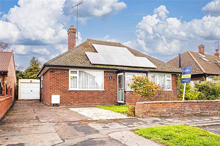 2 Bedroom Bungalow For Sale In Church Lane, Eaton Bray, Central Bedfordshire, LU6