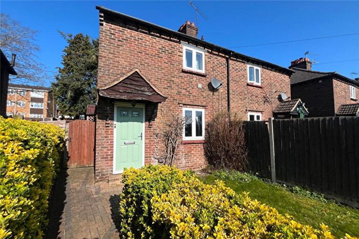 2 Bedroom Semi Detached House For Sale In Alma Lane, Farnham, GU9