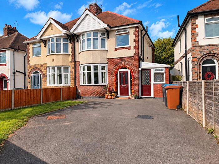 3 Bedroom Semi-Detached House For Sale In Coventry Road, Hinckley, LE10
