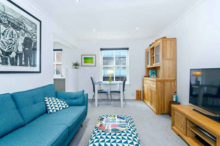 1 Bedroom Flat For Sale In Chippendale House, Victoria Quays, LS10