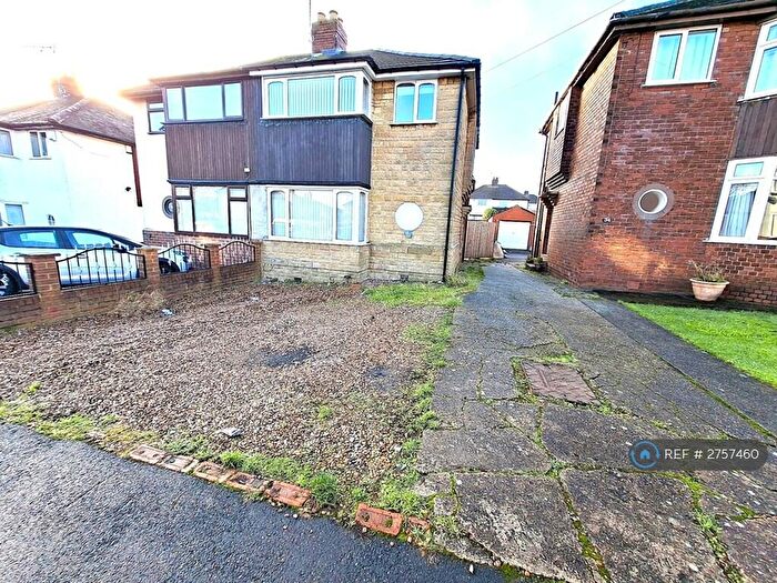 3 Bedroom Semi Detached House To Rent In Sharrard Grove, Sheffield, S12