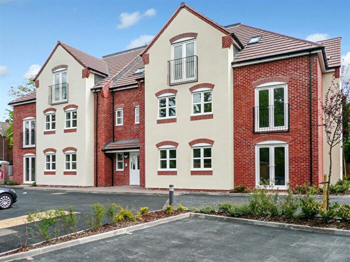 2 Bedroom Flat To Rent In Quarry Hill, Wilnecote, B77