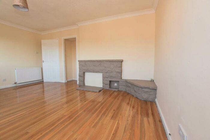 3 Bedroom Flat To Rent In Kirkwood Street, Coatbridge, ML5
