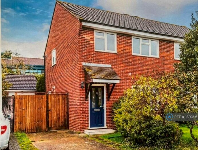 3 Bedroom Semi-Detached House To Rent In Tudor Walk, Leatherhead, KT22