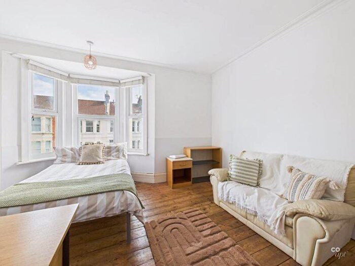 1 Bedroom Detached House To Rent In Queens Park Road, Brighton, BN2