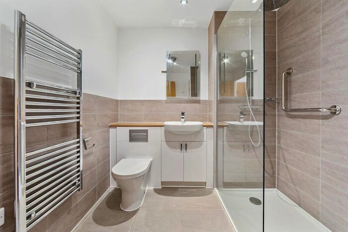 2 Bedroom Flat For Sale In Loddon House, London Road, Ruscombe, RG10