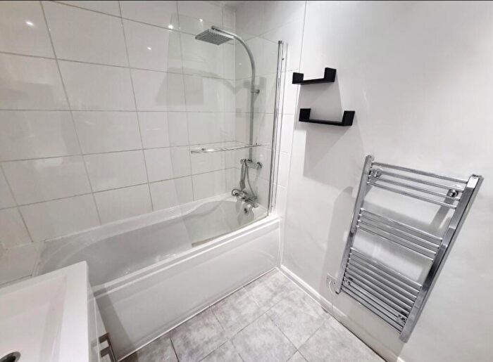 2 Bedroom Flat To Rent In Bedwell Crescent, Stevenage, SG1