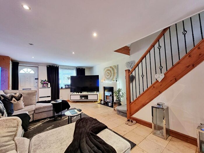 3 Bedroom Semi-Detached House For Sale In The Slade, Clophill, Bedford, MK45